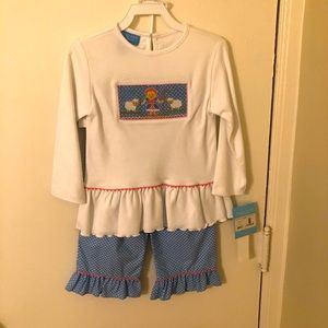 NWT hand smocked girls 2T Little Bo Peep set.
